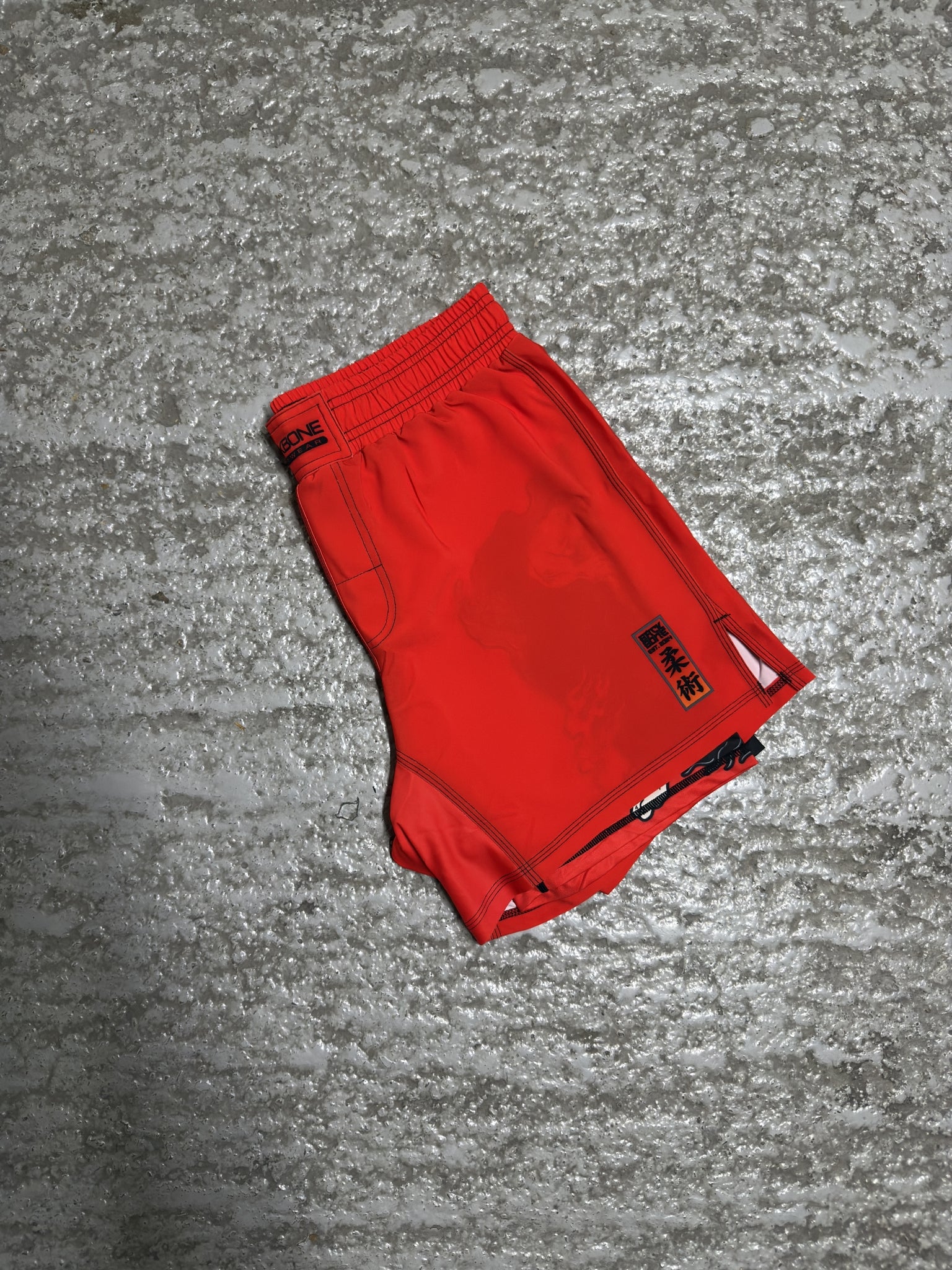 ExE | TxT Shorts Red